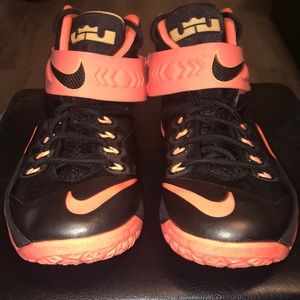 Nike Zoom Le Bron Solider VIII